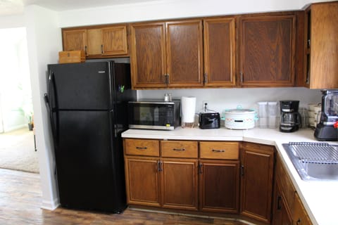 Dishes and utensils provided