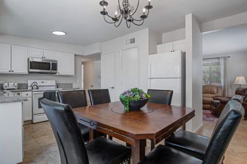 Kitchen & Dining Room