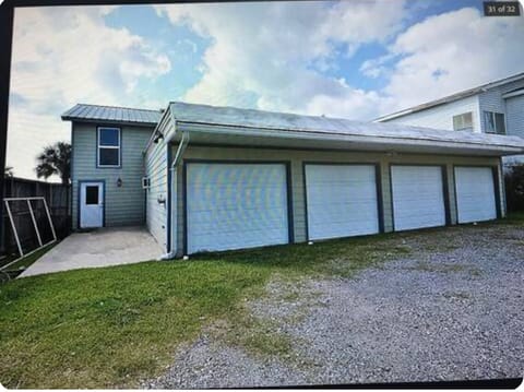 1 stall isfor your use. There is parking for 17 more on my empty lot