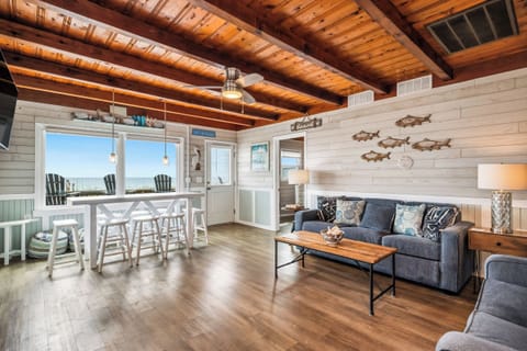 Living / Dining Area - Southeast
