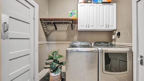 Laundry room. Detergent provided.