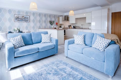 Harbour View - 2 Bedroom Apartment - Milford Haven (21850)