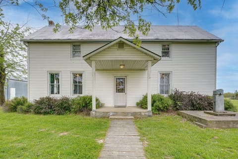 Owensville Vacation Rental | 4BR | 4BA | 2,000 Sq Ft | 2 Steps to Enter