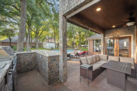 BBQ Patio & Outdoor TV (Off to the right)