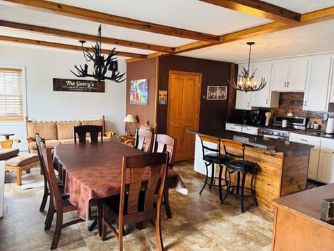 Kitchen & Dining Area