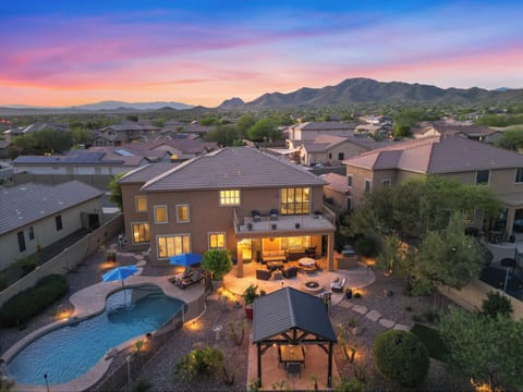 Welcome to Anthem Oasis! Nestled in the community of Anthem, enjoy parks, fishing ponds, community fitness center and more!