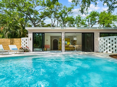 Welcome to Casa Tropicale!