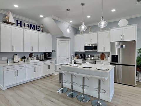 Kitchen Island with Seating - First Floor