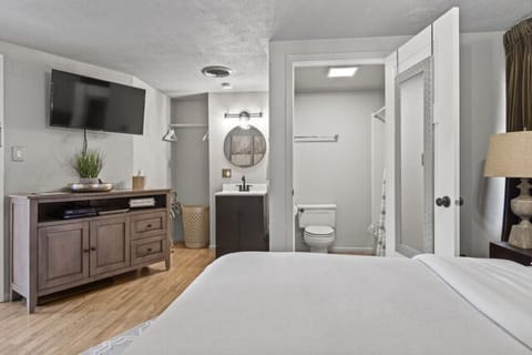 15a9c2c1-b2e1-47e5-a82e-02a1bcfe9536