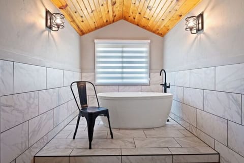 58197841-ec12-49db-a3e0-1a776d9ef36a