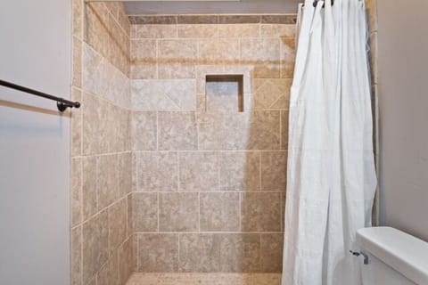 5e3243f2-7264-43a3-a4f4-6a5806225294