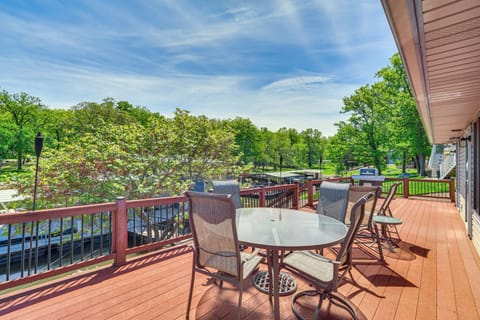 Camdenton Vacation Rental | 4BR | 3.5BA | 2,407 Sq Ft | Stairs Required