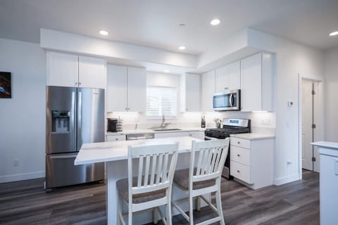 Upstairs fully stocked kitchen with Keurig and K Cups provided
