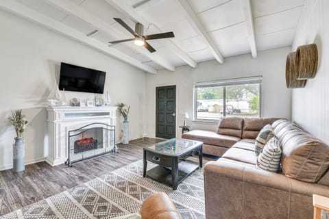 Fort Walton Beach Vacation Rental | 2BR | 1BA | 1,244 Sq Ft | Step-Free Entry