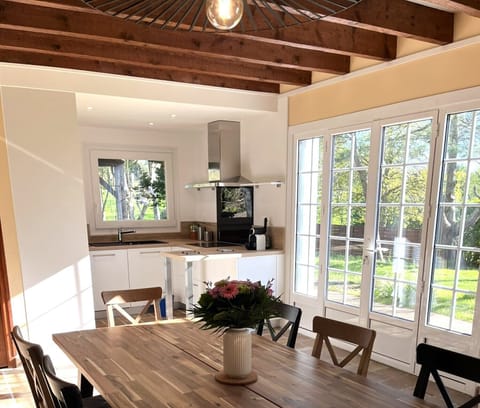 Salle à manger - cuisine ouverte