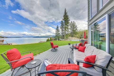 Sagle Vacation Rental | 4BR | 2BA | 3 Steps Required | 3,800 Sq Ft