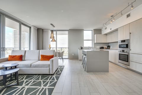 Living Room | Smart TV | Central Air Conditioning