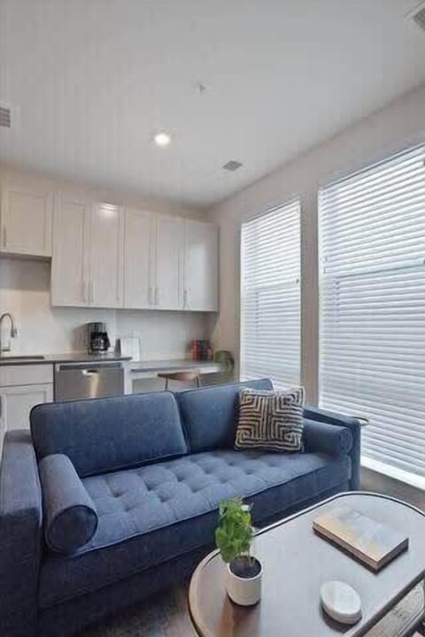 CozySuites l Spacious SDO, Lawrenceville