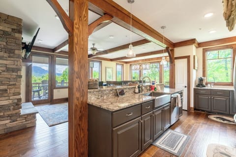 Kitchen--- Open Floor Plan, Mountain View