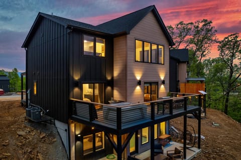 Breathtaking views and stylish outdoor seating for unforgettable sunsets!