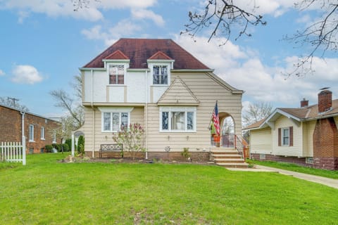 House Exterior | Garage (1 Vehicle) | Driveway (2 Vehicles) | Street Parking