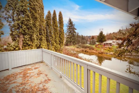 Deck connected to bedroom 1