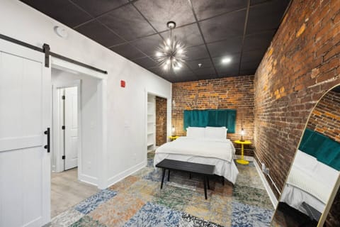 Located on 2nd floor - Bedroom - Queen Tempur-Pedic