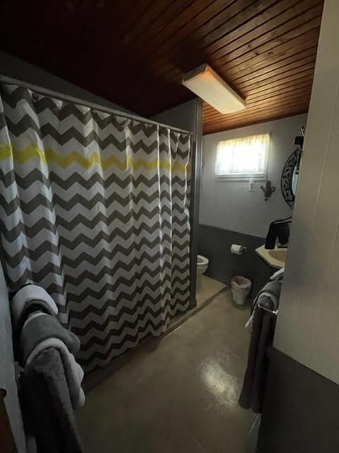 Cabin 1 bathroom