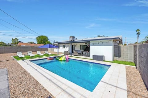 Lay back and relax in the pool on a perfect sunny day in Scottsdale. We have a weekly pool service to keep the pool crystal clear! Looking for a relaxing dip on a cool Arizona night? Enjoy having the pool heated during your stay!