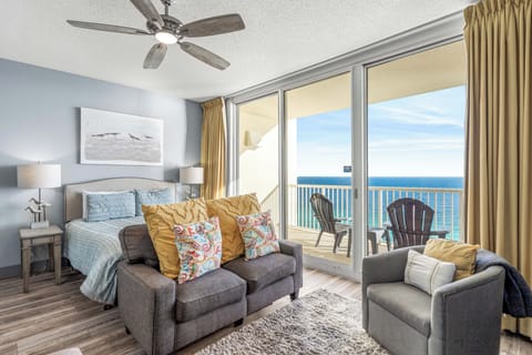 Beautiful gulf front studio!