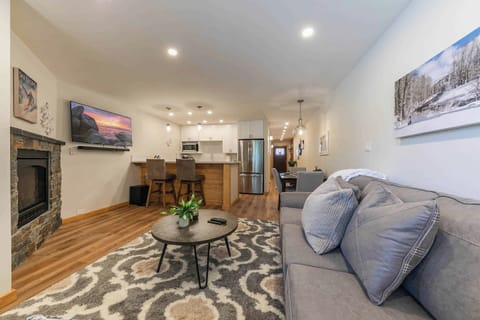 4115 Coyote Fork Truckee CA-print-015-015-Interior-3360x2240-300dpi