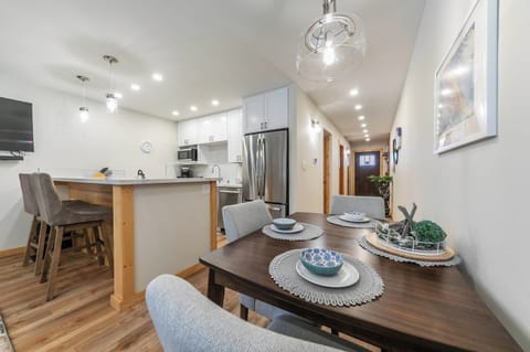 4115 Coyote Fork Truckee CA-print-019-013-Interior-3268x2178-300dpi