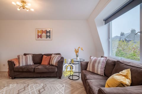 Living Room / Lounge