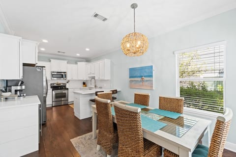 Open spacious dining area