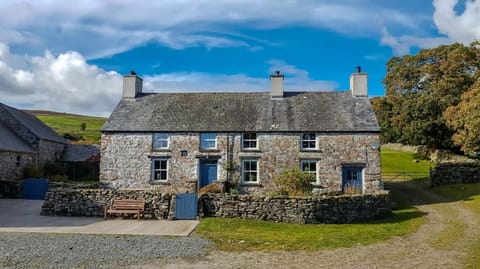 Luxury Farmhouse in Mountain Location | Cwmain