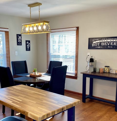 Full view of eat in kitchen