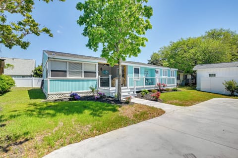 Surfside Beach Vacation Rental | 3BR | 1.5BA | 1,000 Sq Ft | 3 Steps to Enter