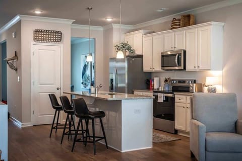 With an open floor plan, the chef doesn't miss out on any fun conversations!