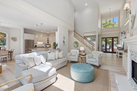 As you enter 24 Cartgate, you'll be greeted by a light-filled, beautifully updated interior that immediately feels welcoming.