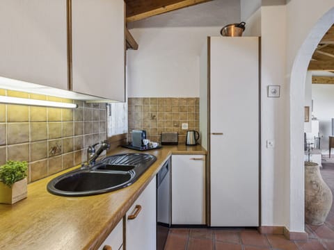 Kitchen Sink, Countertop, Sink, Tap, Cabinetry, Wood, Kitchen, Plumbing Fixture, Floor, Flooring