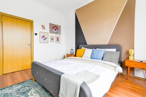 3 Rooms Together · Budget Central Stay