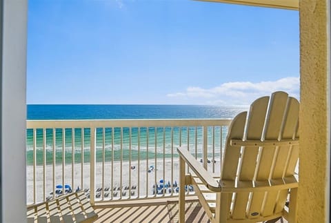 : Private Gulf-View Balcony