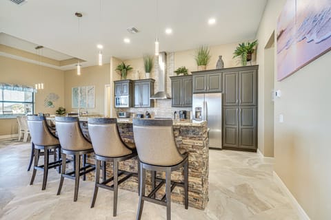 Kitchen | Dishwasher | Keurig Coffee Maker | Complimentary Spices