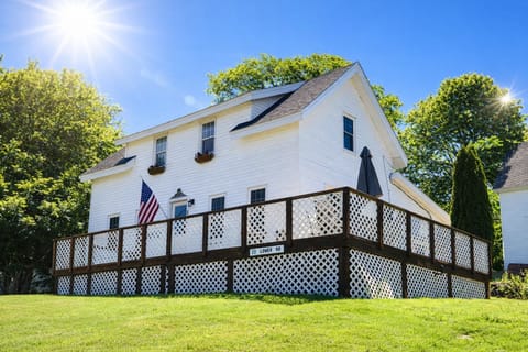 Welcome to Watson's Landing! Here is the view of the house from the road.