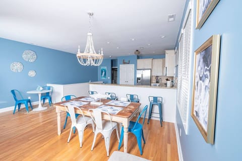 6b5dd4bd f2fc 42c4 8f1c 6ab0d17a27b0