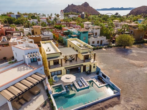 Overview with Nopolo Rock and Loreto Bay Resort behind us
