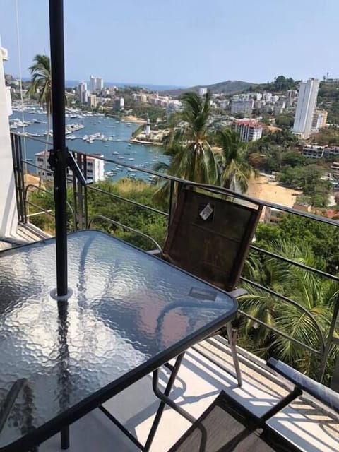 2c6dc658-9be8-4f5e-adb3-67869f2a7189