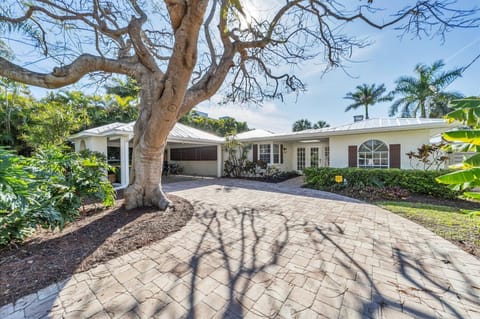 A Shore Thing Villa by FVC