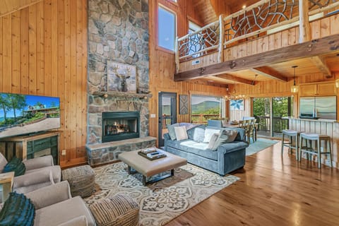 Sapphire Vacation Rental | 4BR | 3.5BA | 3,100 Sq Ft | Stairs Required to Access