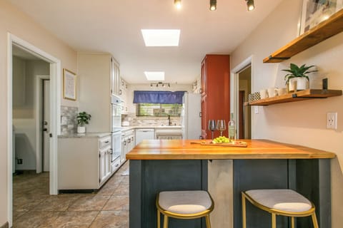 Kitchen island with bar seating for 2